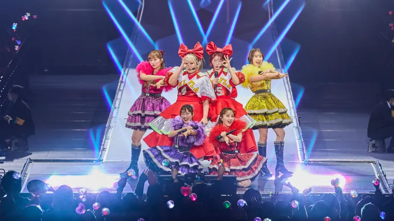 Momoiro Clover Z Rele Heisei Flamingo pou Ekspozisyon Aren Archived