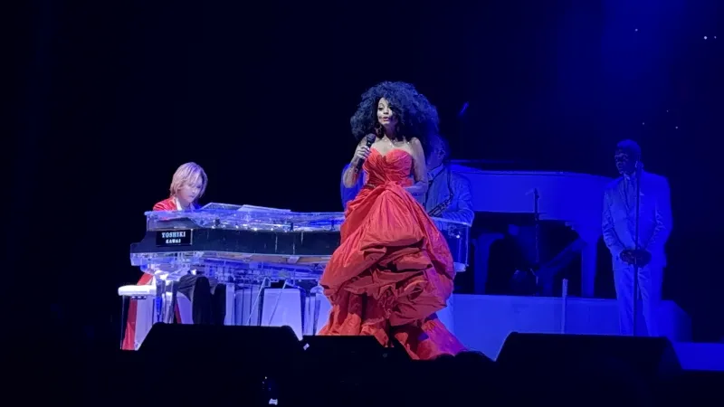 YOSHIKI sorprèn els fans de Diana Ross amb una segona actuació al Japó