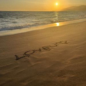 L.O.V.E.U (feat. hannah bahng)