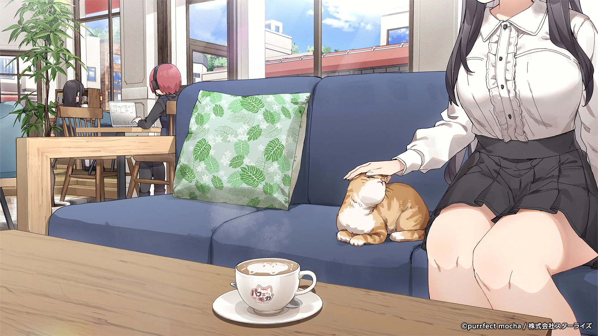 Сцена в аніме-стилі, де персонаж гладить кота на дивані з кавою