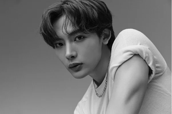 Ảnh chân dung NOA đơn sắc