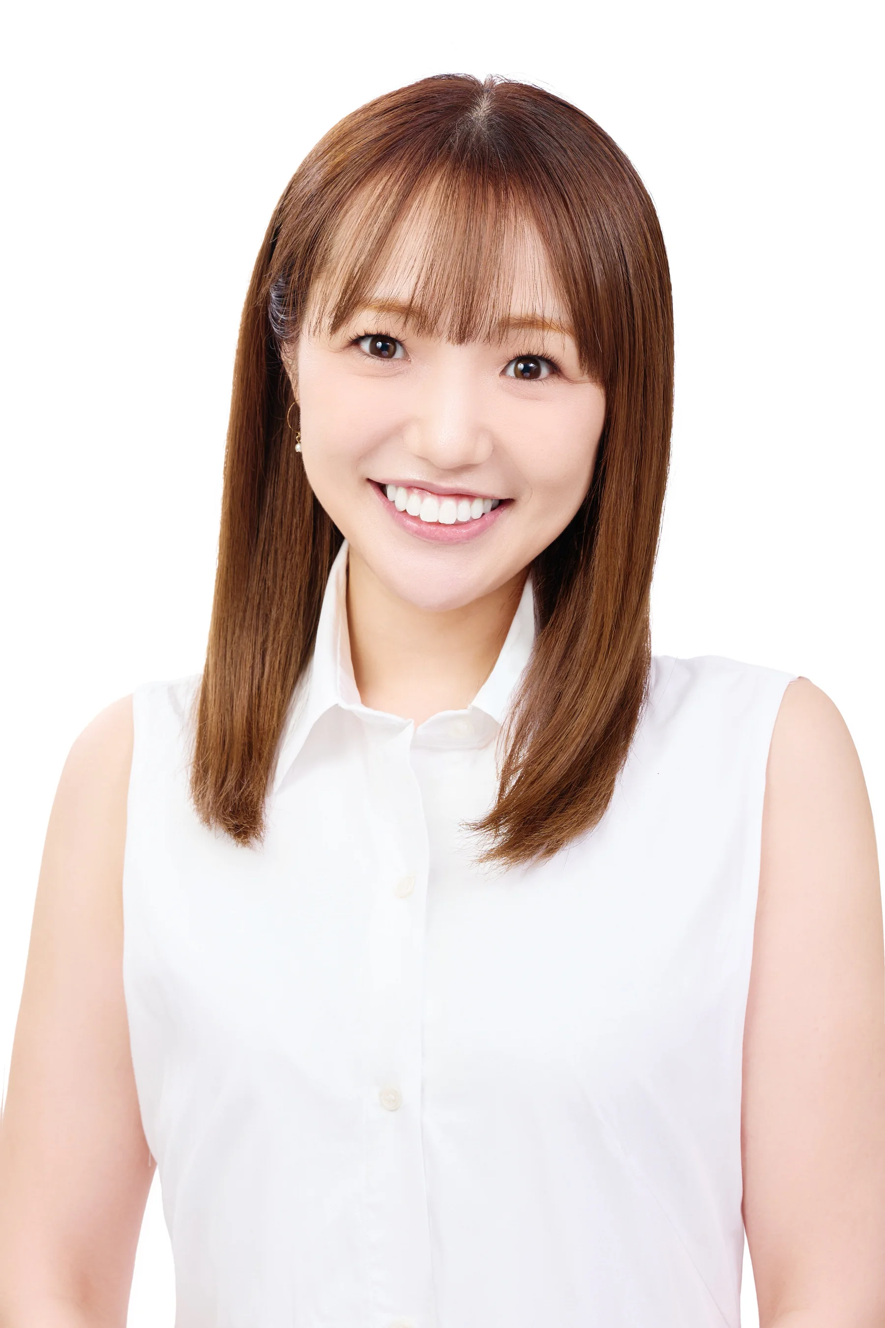 Nana Takano mosolyog