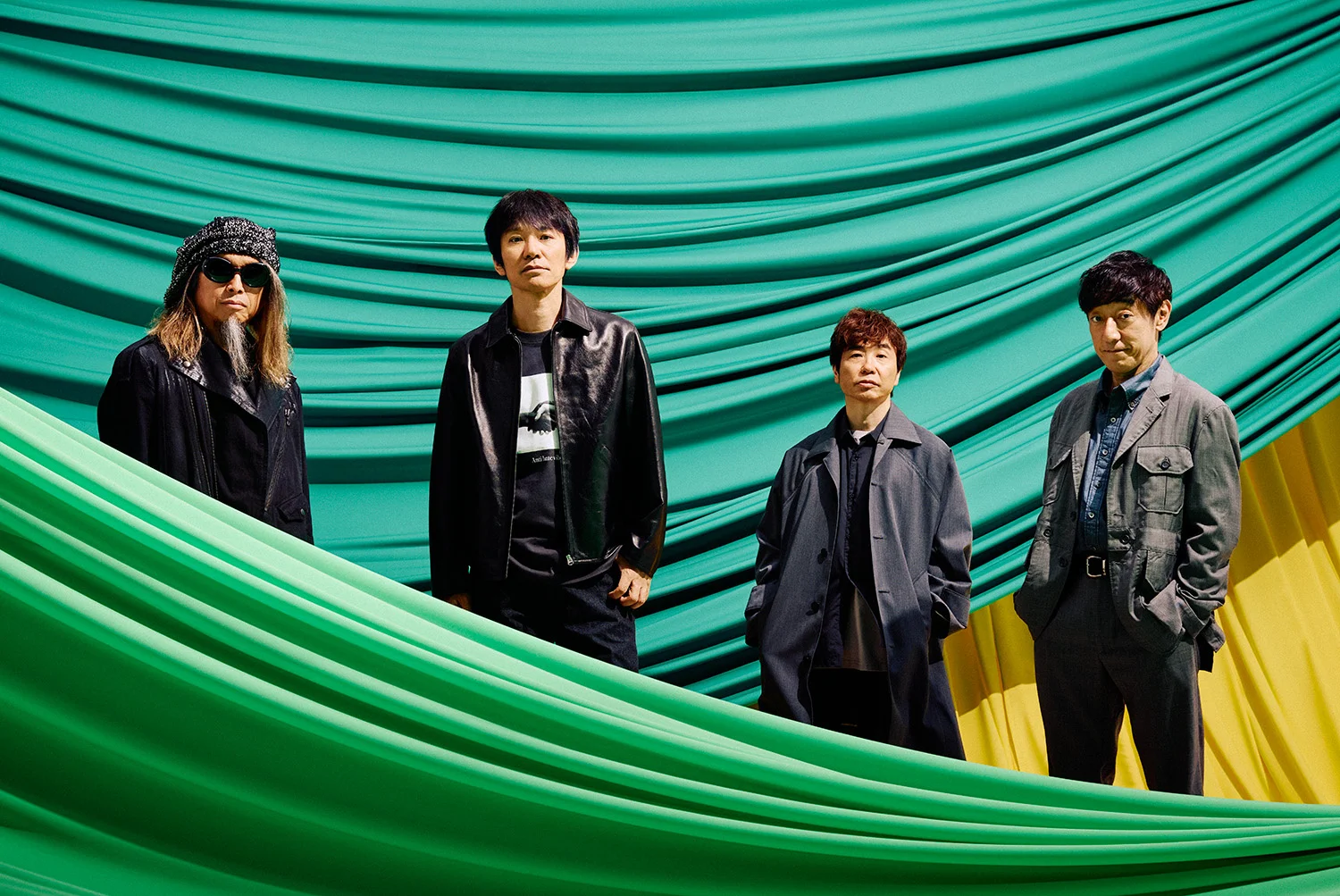 Ahli kumpulan Spitz berpose bersama