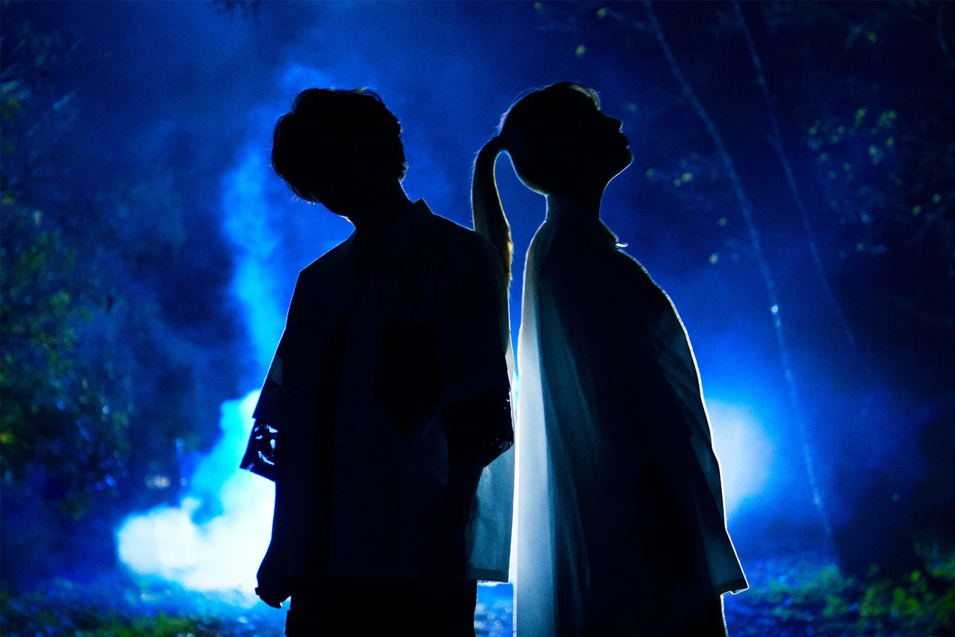 Silwèt manm <a href="https://onlyhit.us/music/artist/Empty%20old%20City" target="_blank">Empty old City</a> do-a-do