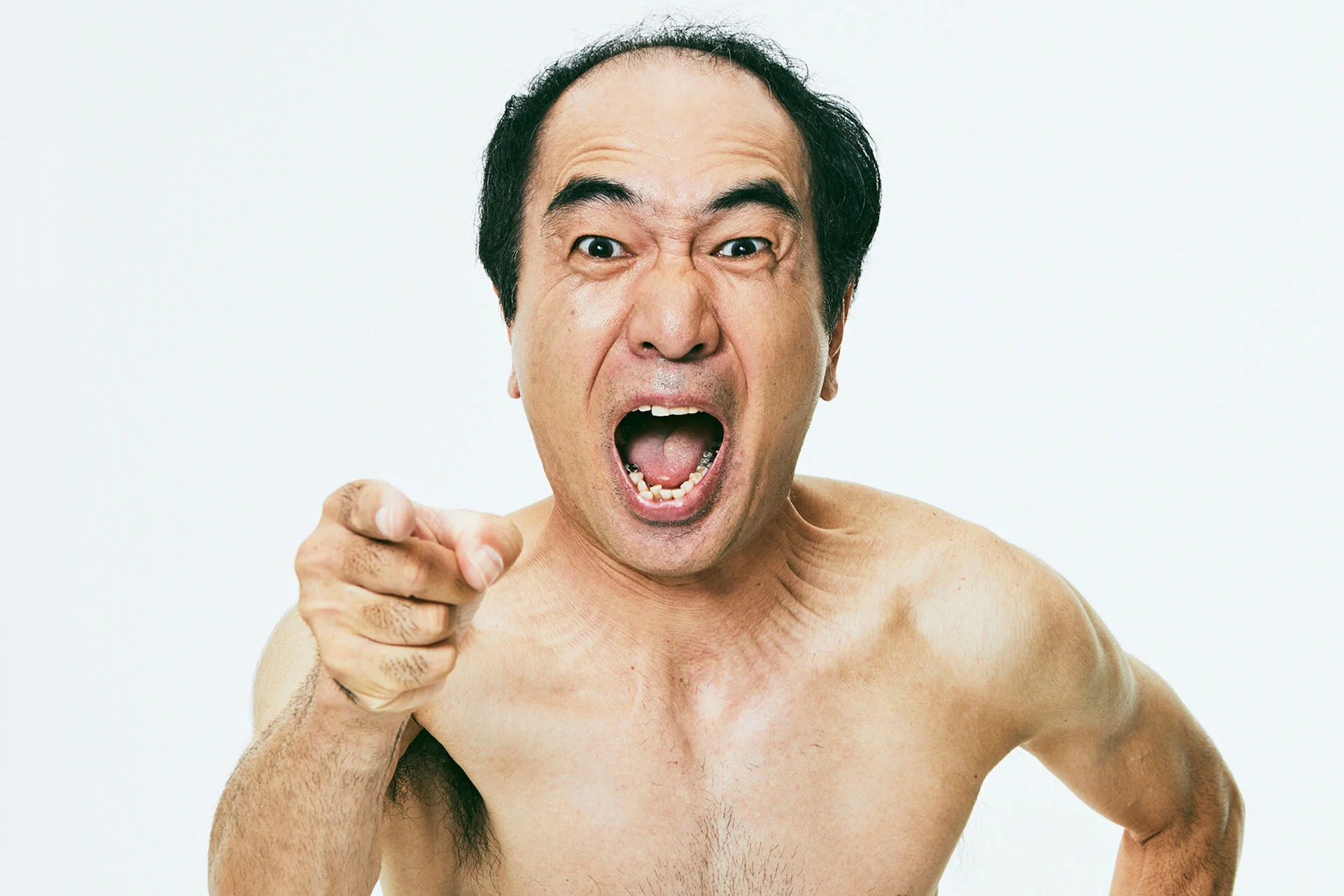 Egao 2:50 punta in avanti con una faccia sfocata