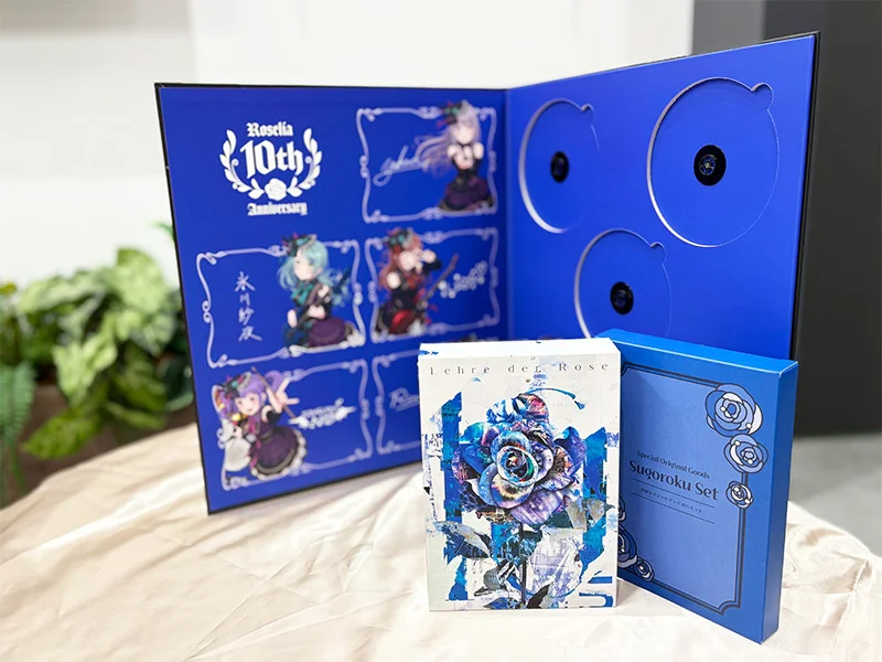 Obálka 10. výročního best alba <a href="https://onlyhit.us/music/artist/Roselia" target="_blank">Roselia</a> Lehre der Rose