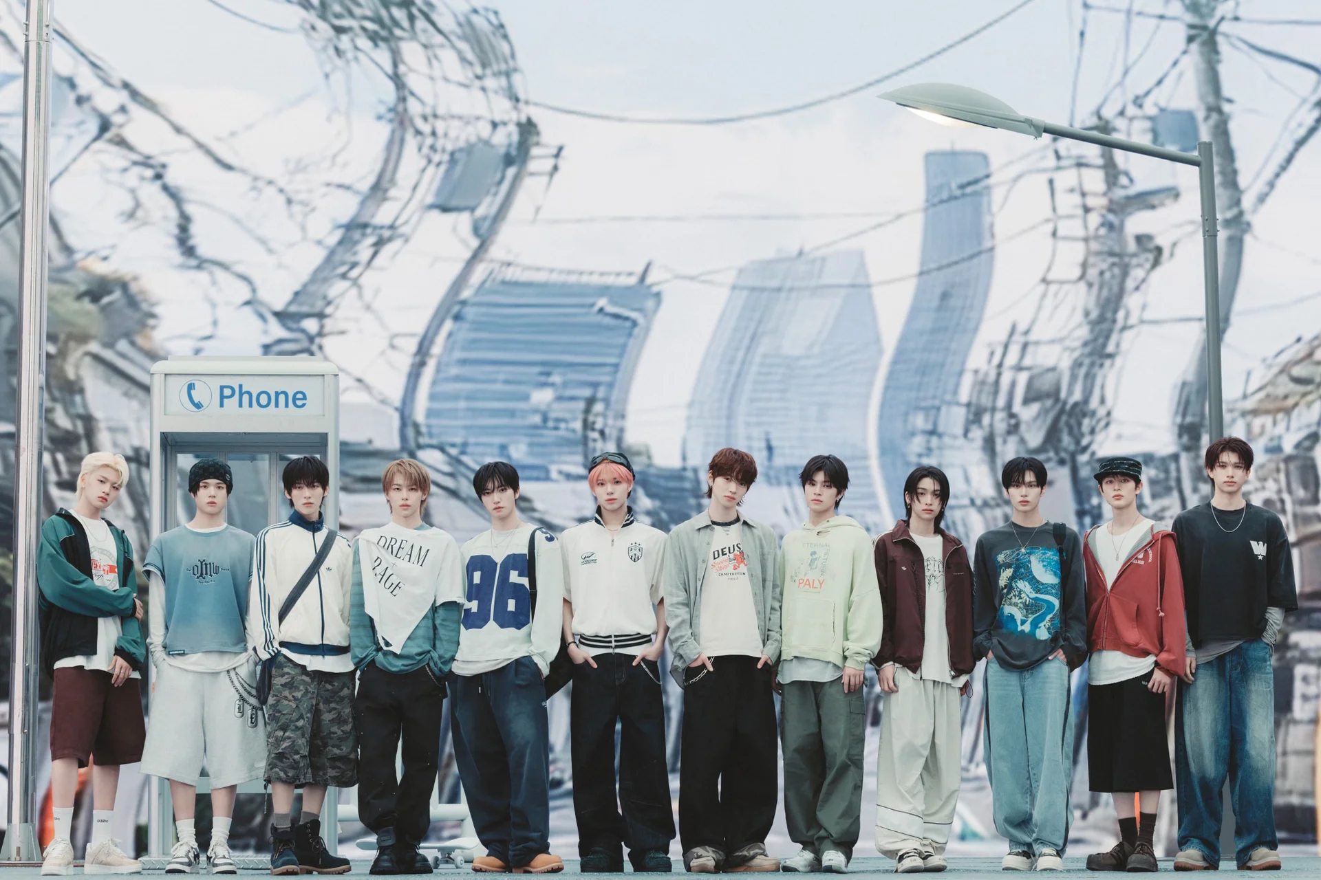 Die Moderatoren und Gäste von „Otobuzz“, darunter Chocolate Planet, Kitayama Hiromitsu, <a href="https://onlyhit.us/music/artist/KO1KEYZ" target="_blank">KO1KEYZ</a>, <a href="https://onlyhit.us/music/artist/KOBUKURO" target="_blank">Kobukuro</a> und <a href="https://onlyhit.us/music/artist/%E2%89%A0ME" target="_blank">≠ME</a>
